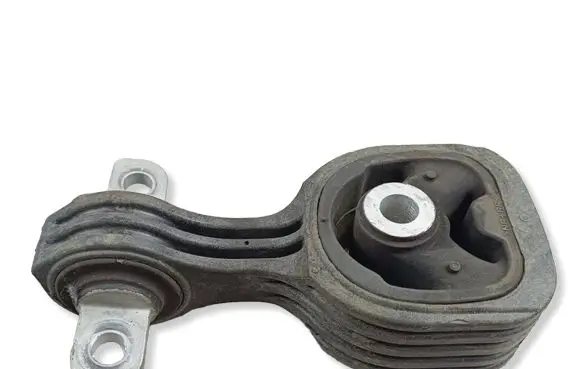 Honda CR-V Engine mount bracket 