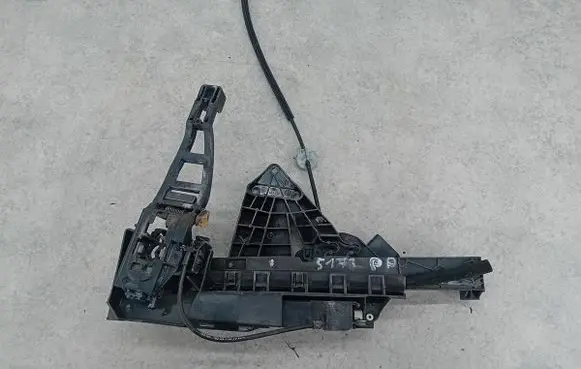 Ford Focus Front door lock 