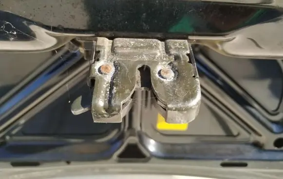 KIA Spectra Tailgate/trunk/boot lock/catch/latch