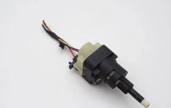 Volkswagen Touran I Brake pedal sensor switch 44686624