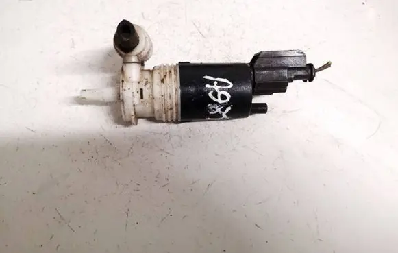 Chrysler Grand Voyager IV Windscreen/windshield washer pump