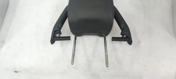 Land Rover Discovery 3 - LR3 Front seat headrest
