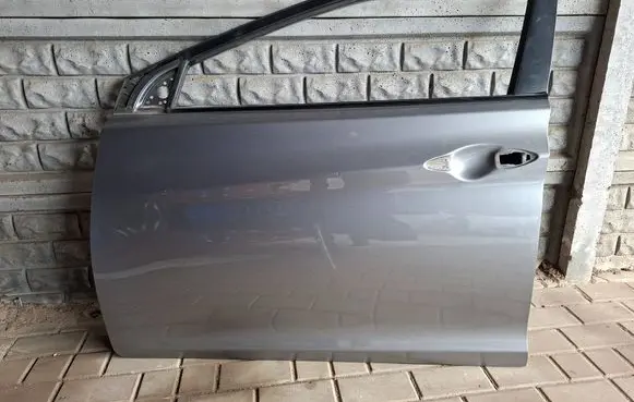 Hyundai Elantra Front door