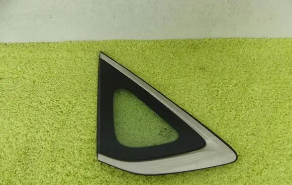 Hyundai Genesis Rear side window 87810-b1000