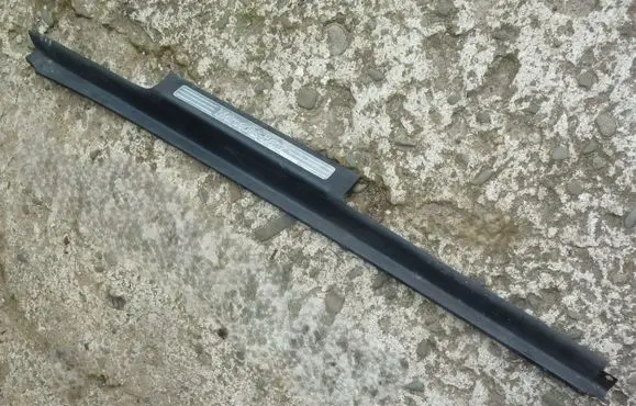 Mercedes-Benz R W251 Front sill trim cover A2516800135