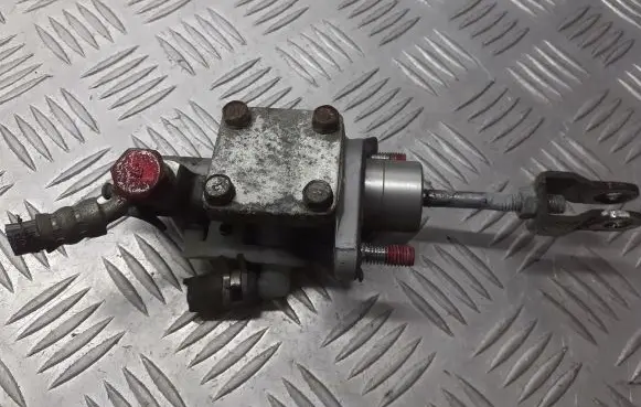Mitsubishi Lancer Clutch slave cylinder 