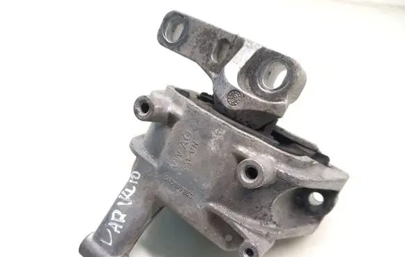 Volkswagen Tiguan Engine mount bracket 5N0199262e