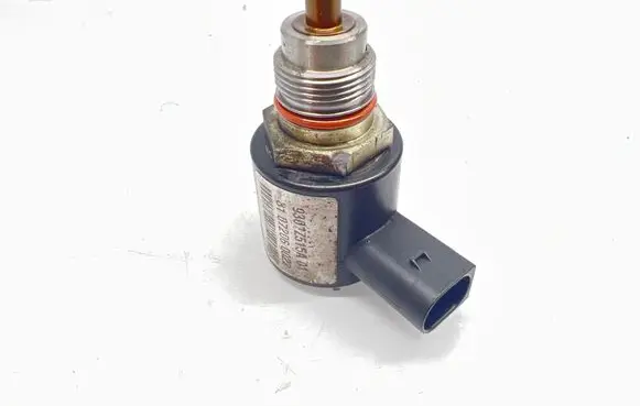 Mercedes-Benz E W212 Fuel pressure regulator 9307Z515A
