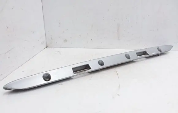 Mercedes-Benz E W210 Tailgate trim 2107580038