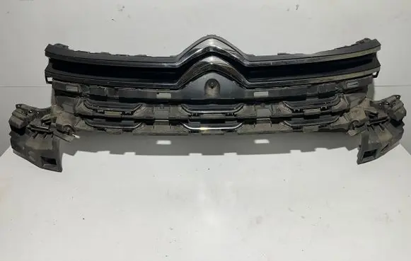 Citroen C5 Aircross Front bumper upper radiator grill 9825347677