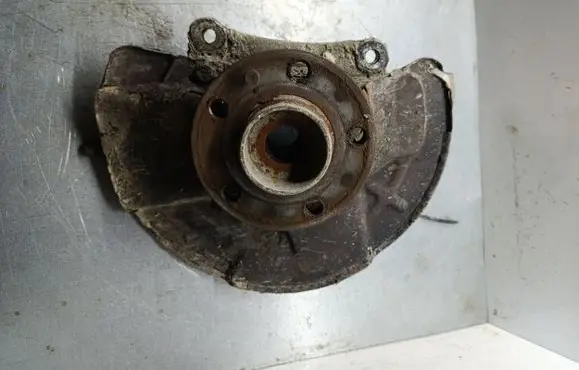Volvo V70 Front wheel hub