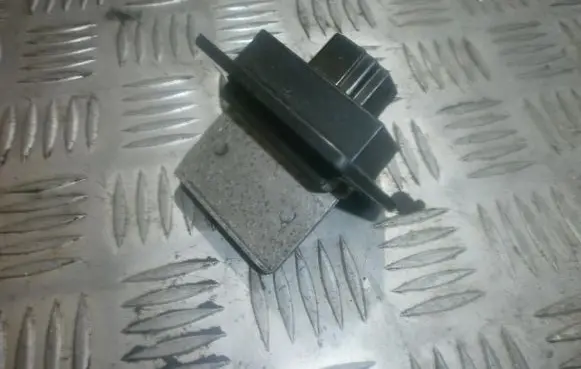 Mazda 323 F Heater blower motor/fan resistor HB151BC5E