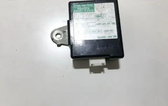 Lexus IS 200-300 Door control unit/module 1513006162 151300-6162