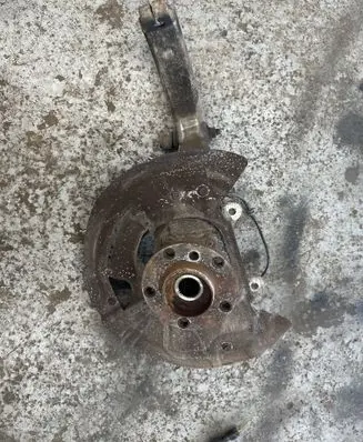 BMW X5 E70 Front wheel hub 6773783 16193510