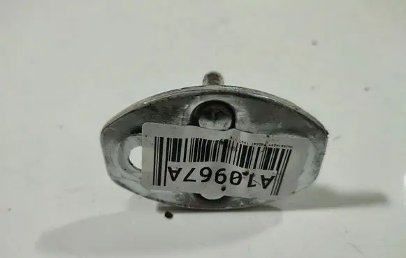 Volkswagen PASSAT B5 Front door lock loop/hook striker 