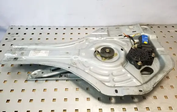 Hyundai Tucson JM Rear door window regulator with motor 834702E010
