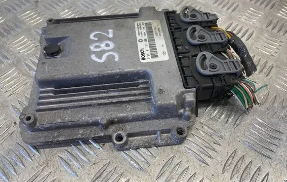 Renault Laguna III Engine control unit/module 8201119647 0281017613