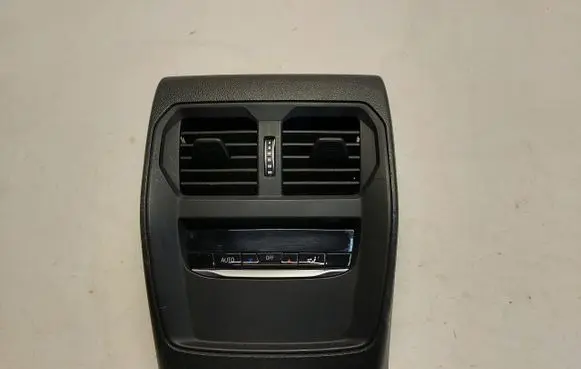 BMW 3 G20 G21 Rear air vent grill 6806816
