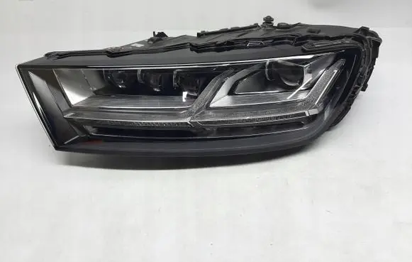 Audi Q7 4M Headlight/headlamp 4M0941035