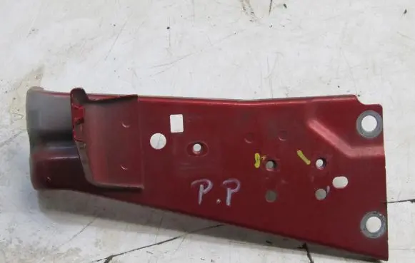 Mazda 2 Rear bumper mounting bracket