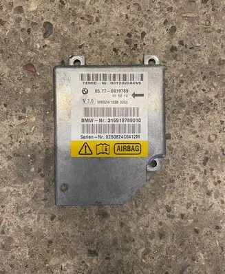 BMW 5 E39 Airbag control unit/module 6919789 316919789010 02B0824C0412M