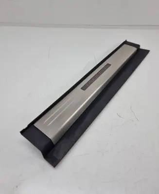 Front sill trim cover