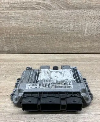 Citroen C4 I Engine control unit/module 9661377180 0281011629