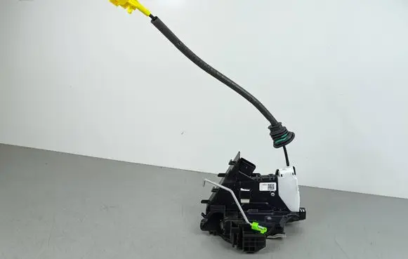 Hyundai Santa Fe V MX5 Front door lock