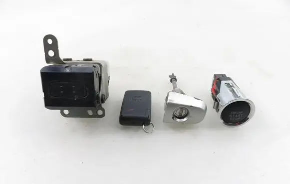 Toyota Corolla Verso E121 Ignition lock 15A7101 626399000