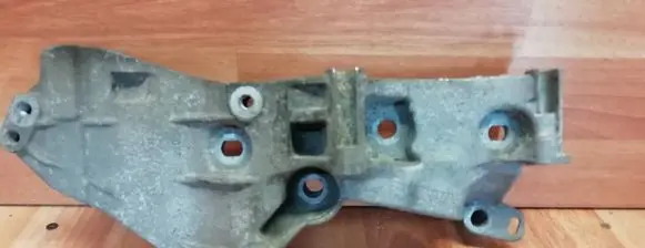 Renault Megane III Generator/alternator bracket 8200669495