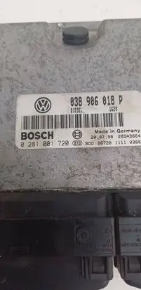 Volkswagen PASSAT B5 Engine control unit/module 038906018P 0281001720