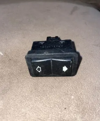 BMW 7 E38 Electric window control switch 8352148