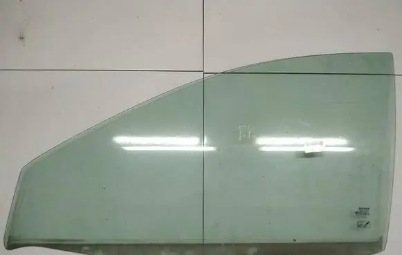 Nissan Almera Tino Front door window glass four-door as2