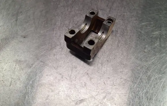 Audi A6 S6 C5 4B Camshaft holder 078459B