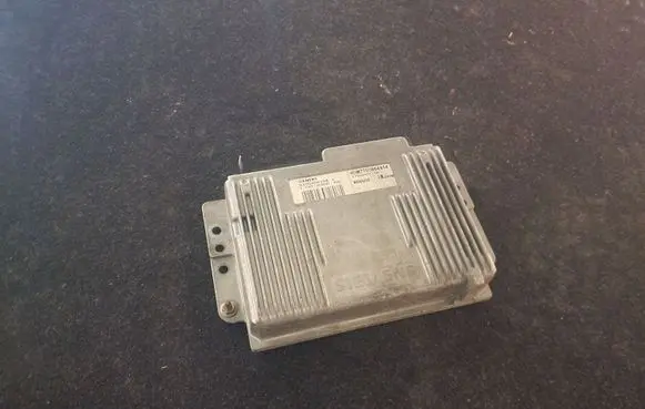 Renault Laguna I Engine control unit/module 7700864454