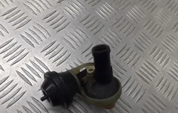 Volkswagen PASSAT B5 Electromagnetic valve 4A0816809