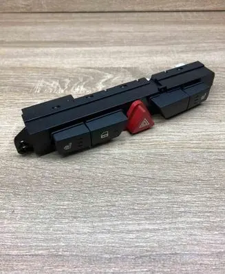 KIA Ceed Hazard light switch 937001H000 202006302