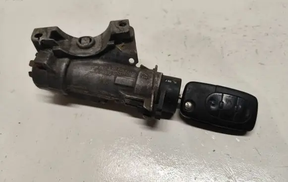 Audi A6 S6 C5 4B Ignition lock 4B0905851C