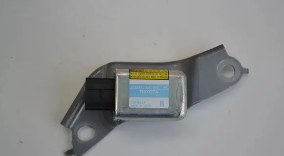 Skoda Karoq Airbag deployment crash/impact sensor 8983348020