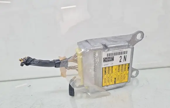 Toyota Prius+ (ZVW40) Airbag control unit/module 8917047220