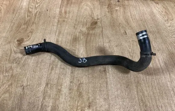 Engine coolant pipe/hose