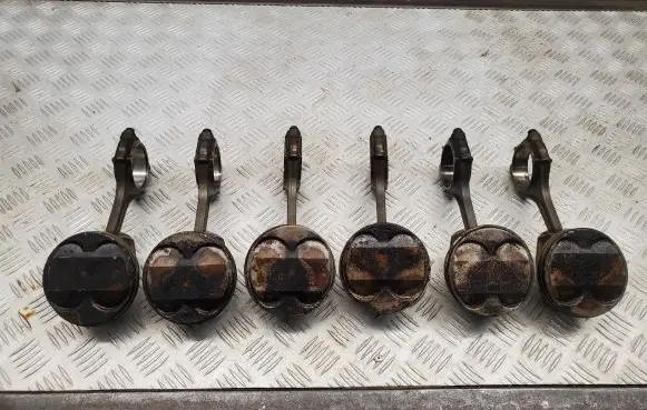 Chrysler Pacifica Piston 