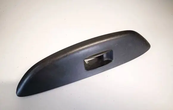 Toyota Yaris Front door window switch trim 