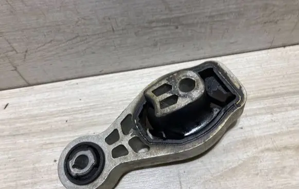 Ford Ecosport Engine mount vacuum valve bgkba