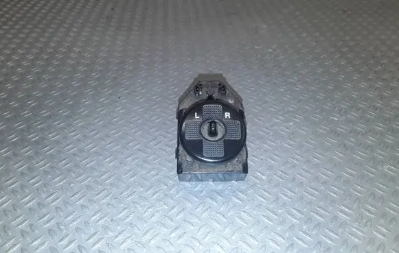 Hyundai Tucson JM Wing mirror switch 