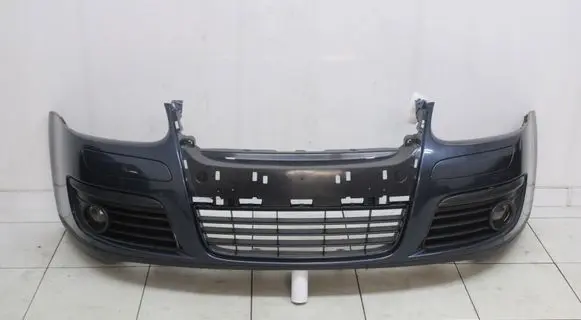 Volkswagen Golf V Front bumper