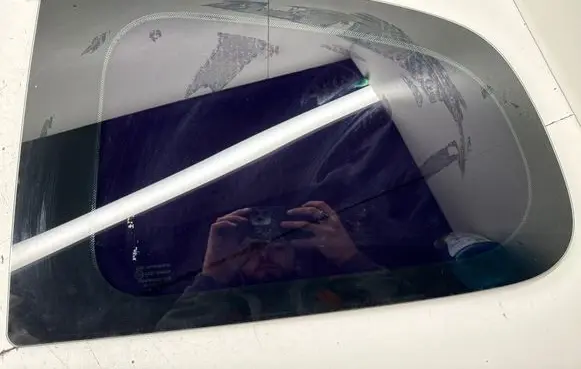 Peugeot 108 Rear side window 43R00048