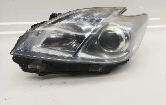 Toyota Prius (XW30) Headlight/headlamp