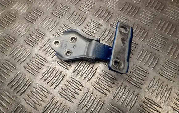 Iveco Daily 6th gen Rear door upper hinge 56087