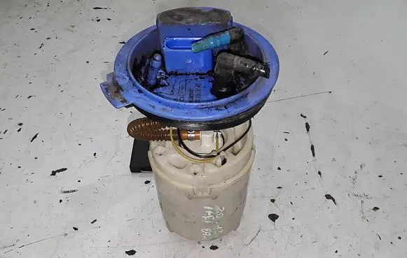 Audi A3 S3 8P Fuel injection high pressure pump